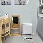 Esther Stay, Seoul